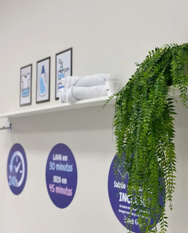 Decoração e sinalização no ambiente Dona Nice